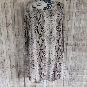 JM Collections Snake Print Size XL MSRP $60.00 Long Sleeve Crew Neck Dress
